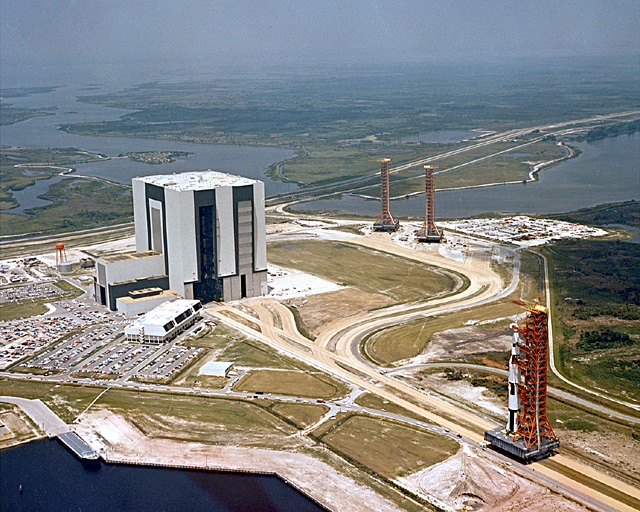 Photo of launch complex 39 with Vehicle Assembly Building.