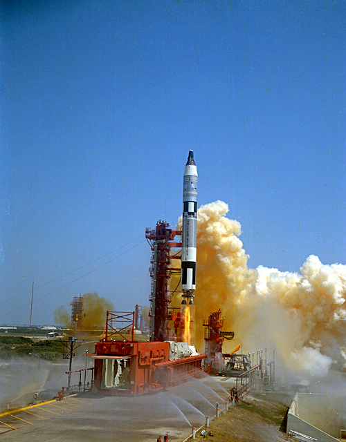 Photo of launch of Gemini-Titan II.